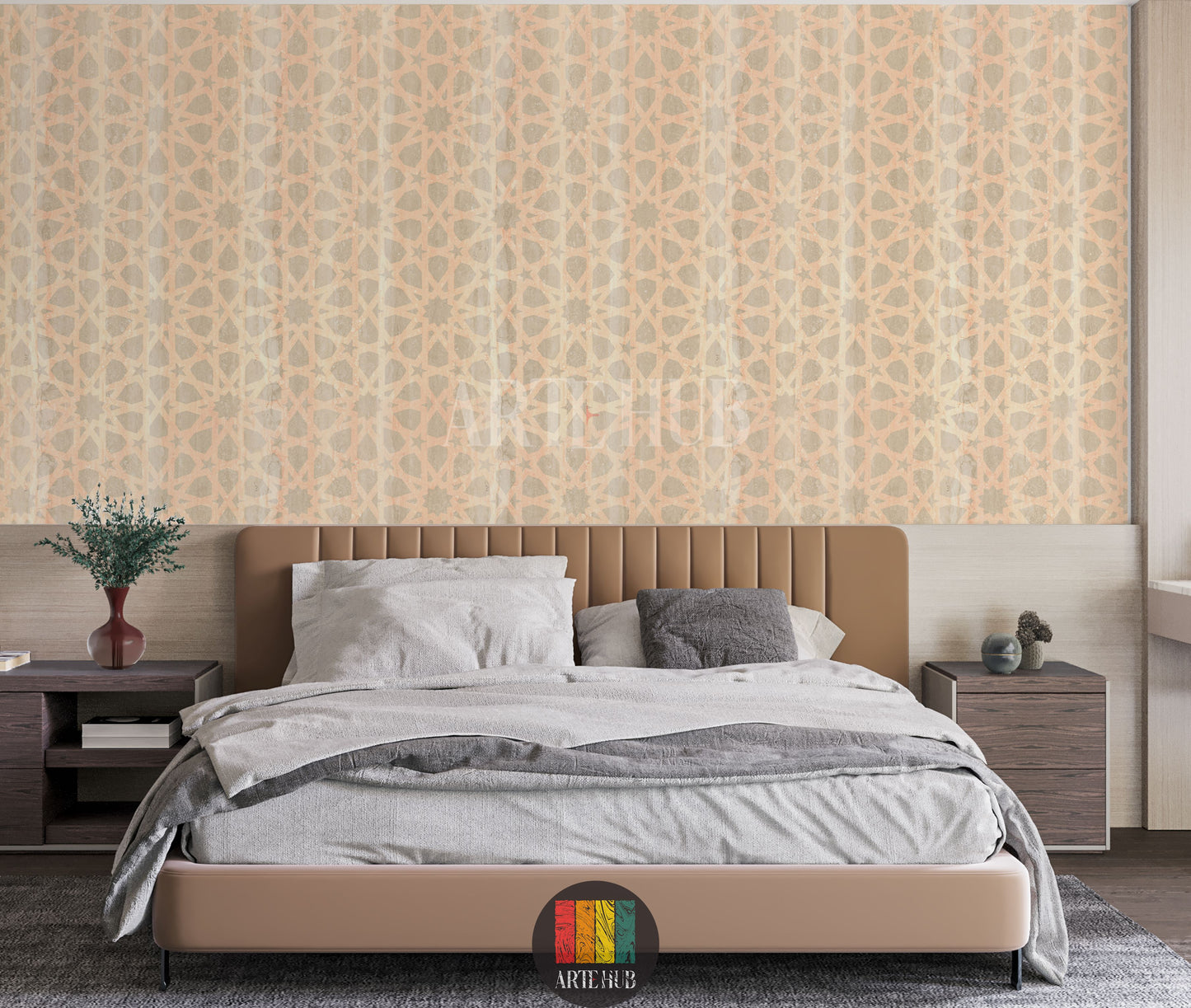 Full shot of a contemporary bedroom featuring a light peach/beige wallpaper with an intricate Islamic geometric pattern. The room includes a brown padded bed, grey bedding, and two dark wood nightstands. Perfect for modern Egyptian interior design.
صورة كاملة لغرفة نوم عصرية تتميز بورق حائط بيج فاتح بنمط هندسي إسلامي معقد. تشمل الغرفة سرير مبطن باللون البني، مفروشات رمادية، واثنين من المناضد الخشبية الداكنة. مثالي لديكورات المنازل العصرية في مصر.
room: bedroom