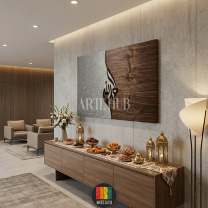 A horizontal canvas wall art from Artehub featuring modern Arabic calligraphy on a split background of textured silver and dark wood grain, styled for an Egyptian home.

 تابلوه كانفاس من آرت هاب يتميز بخط عربي مودرن على خلفية مقسمة بين الفضي البارز والخشب الداكن، مناسب لديكورات المنازل الراقية في مصر.
