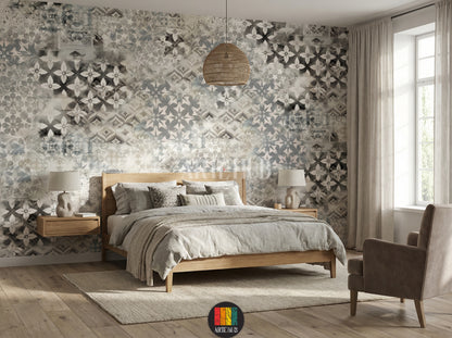 Full view of a bedroom featuring a modern, distressed grey and white patterned wallpaper (Mosaic Fusion design) with geometric and floral motifs. A wooden table with beige chairs, a woven pendant light, and a natural fiber rug complete the stylish home decor in Egypt.
مشهد كامل لغرفة نوم بديكور عصري يضم ورق حائط رمادي وأبيض بنمط موزاييك وورود متداخلة (تصميم فيوجن). طاولة طعام خشبية مع كراسي بيج، إضاءة معلقة من الخوص، وسجادة من الألياف الطبيعية تزين الديكور المنزلي الأنيق في مصر.
room: bedroom